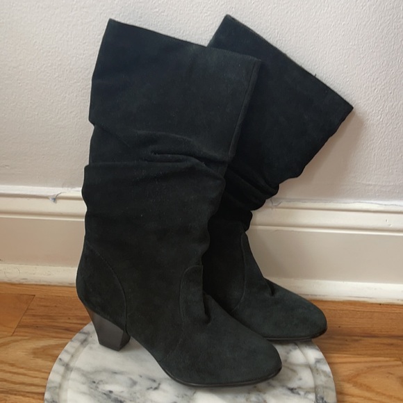 Suede under knee black boots - Picture 8 of 16